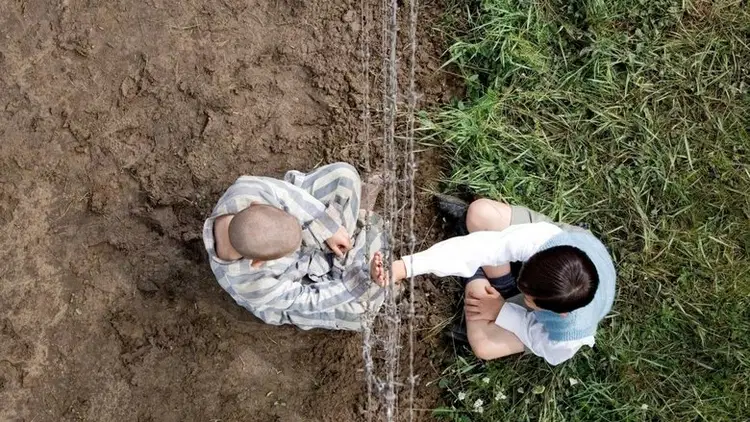Chłopiec w pasiastej piżamie Cały Film (2008) • Vider